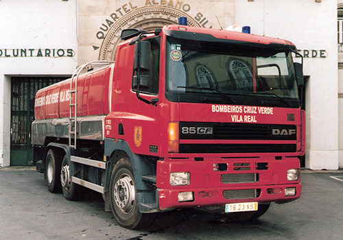2004 - Auto-tanque DAF