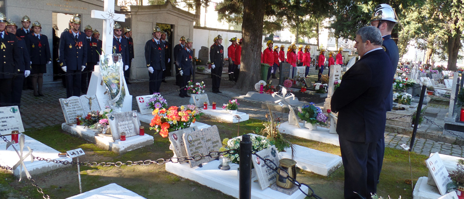 Homenagem aos Bombeiros falecidos no cemitério de Santa Iria.